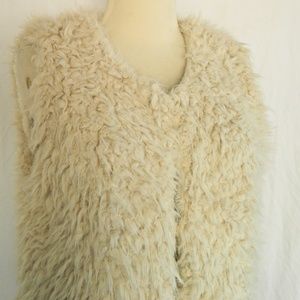 NWT Faux Fur Sherpa Lamb Fleece Lined Vest M
